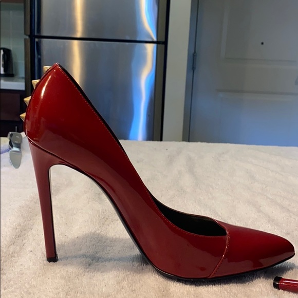 Heels - Picture 4 of 6